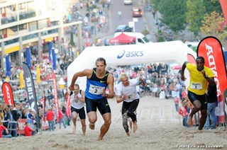 De strijd barst los op de klimduin in Schoorl