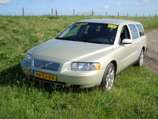 Volvo V70 voorzijde links