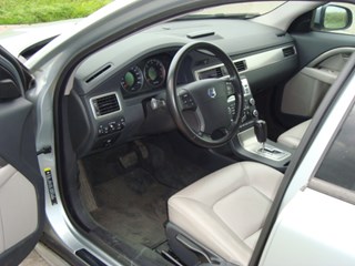 Volvo V70 2.4d Momentum interieur linksvoor