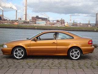 Volvo C70 T5 linker zijkant