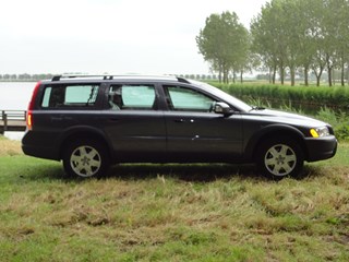 Volvo XC70 185 PK rechter zijkant