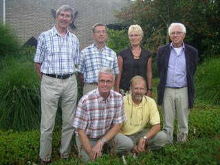 Het bestuur van de jubilerende vereniging