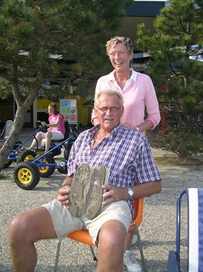 Piet Lambarts liep de tocht verder op sokken