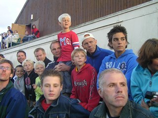 Jong en oud geniet van het spektakel in St. Maartenszee