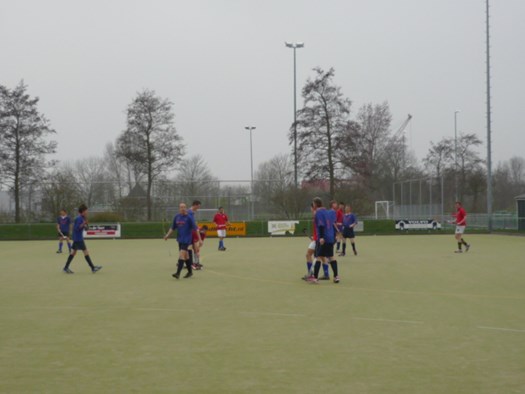 Magnus Veteranen speelden in blauw ”uit” shirt