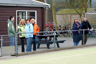 de trouwe aanhang van de JC (ook de fotograaf zelf, maar die staat er uiteraard niet op)