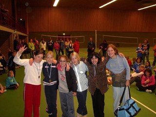 Laura, Ellis, Jovana, Chantal, Hanin en Romy