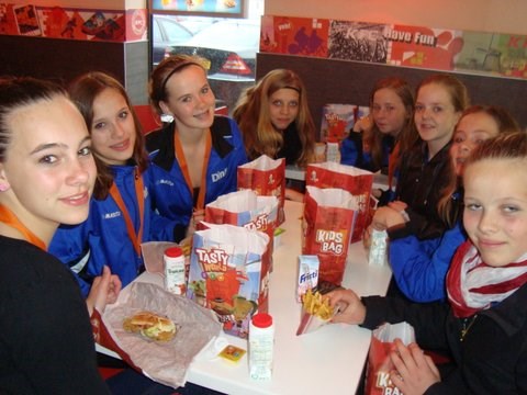 Na de overwinning, gezonde hap bij KFC