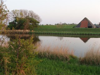 Landschapsfoto van de omringdijk